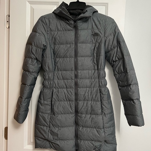 SOLD! Like new Womens XS North face coat - Picture 8 of 8